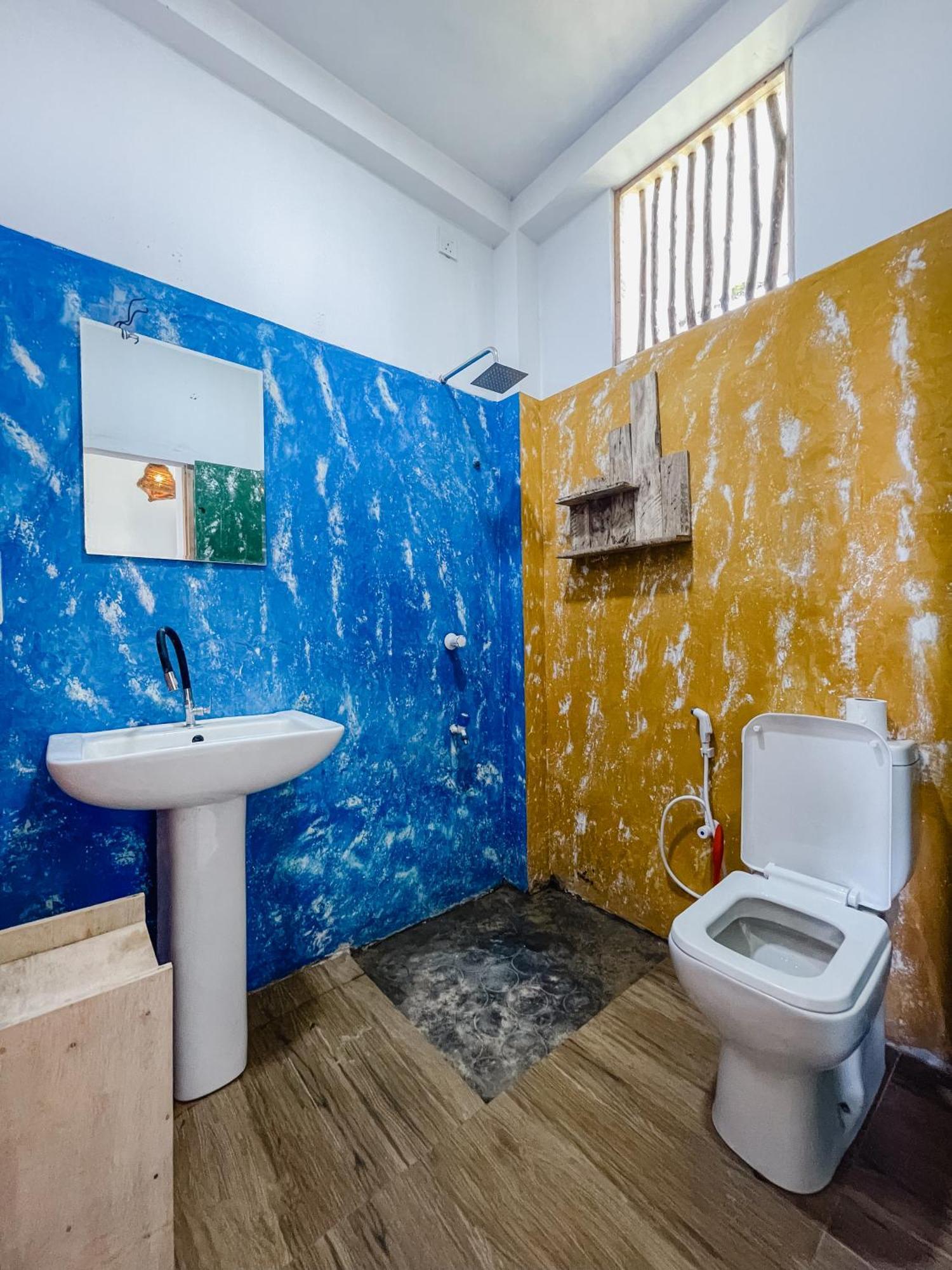 Gaia Ocean Surf Yoga Hostel Ahangama Buitenkant foto