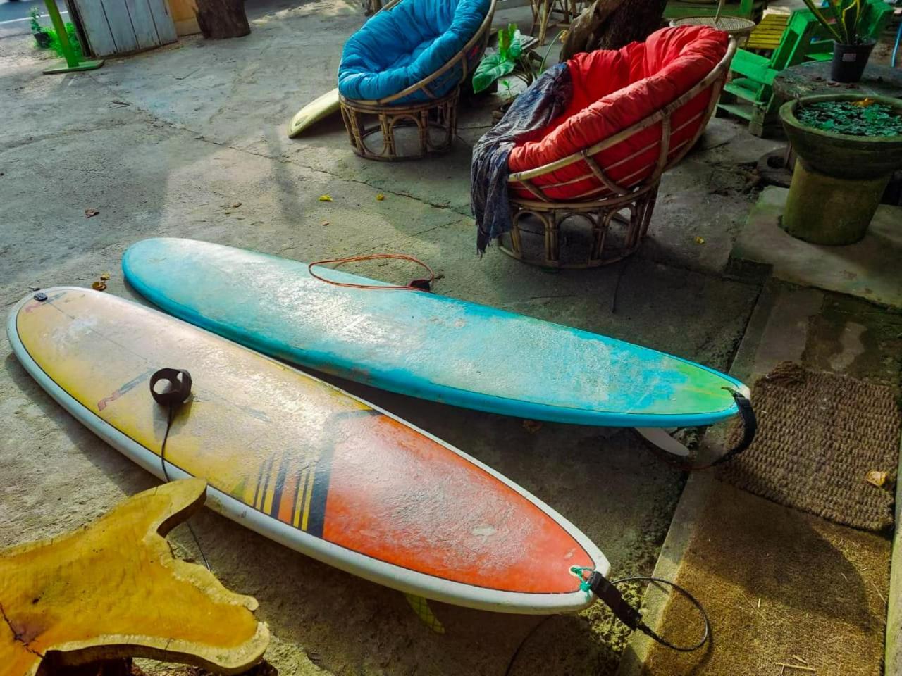 Gaia Ocean Surf Yoga Hostel Ahangama Buitenkant foto