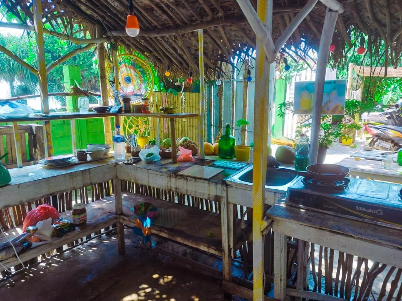 Gaia Ocean Surf Yoga Hostel Ahangama Buitenkant foto
