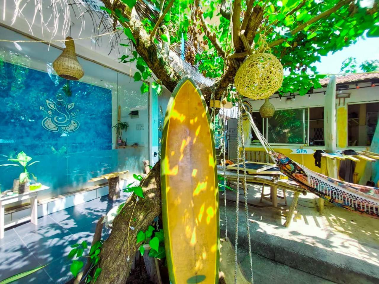 Gaia Ocean Surf Yoga Hostel Ahangama Buitenkant foto